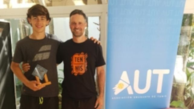 De acá. Tomás Ré y su entrenador Matías Urchipía