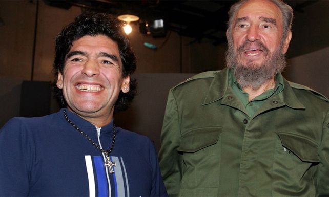 Diego Maradona junto a Fidel.