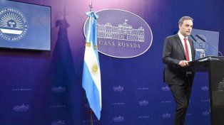 El vocero presidencial, Manuel Adorni, anunció la reforma para que hospitales y universidades públicas cobren aranceles a extranjeros.&nbsp;