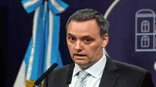 Manuel Adorni anunció que el gobierno eleminará el lenguaje inclusivo y la perspectiva de género