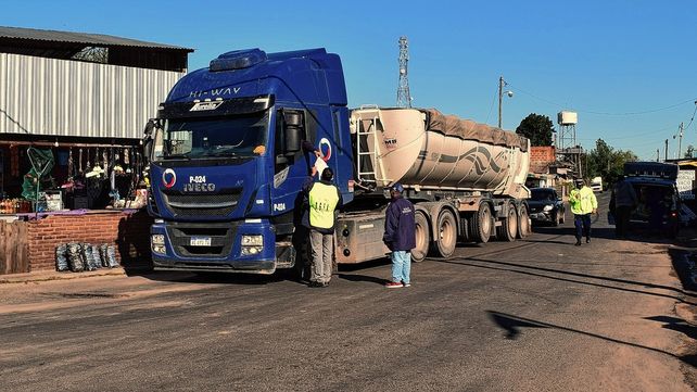Fiscalización a camiones que llevan mercaderías y áridos