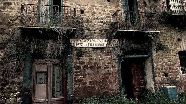 Imágenes de un pueblo fantasma de Italia abandonado tras un terremoto hace 35 años
