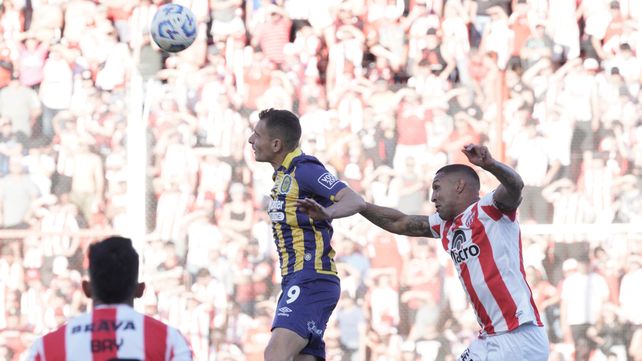 Marco Ruben se exige de arriba ante Instituto. El goleador histórico de Central volverá a ser titular.