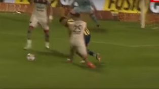 Damián Martínez encaró dentro del área y cayó. Siento un agarrón de abajo. Y bueno, me tiré, dijo el jugador. (Imagen de video)