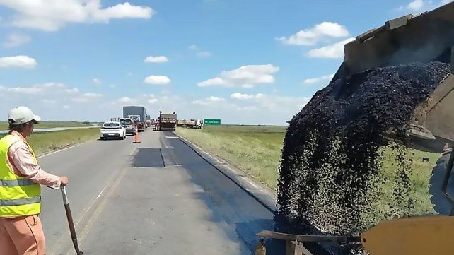 Se pide a los usuarios de la RN174 y puente Victoria - Rosario reducir la velocidad en zonas de obra y respetar las indicaciones de los banderilleros