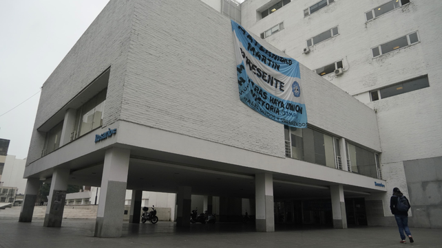 El paro municipal se hizo visible en la Maternidad Martin.