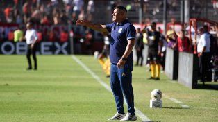 Jorge Almirón tuvo un debut en el clásico rosarino con el pie derecho. Central lo ganó por 2 a 0.
