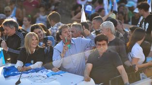 Vicegobernadoras y vicegobernadores destacaron la capacidad del candidato oficialista.