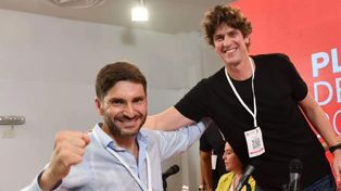 En su primera semana de gobierno, Javier Milei y Maximiliano Pullaro, que festejó la designación de su referente nacional Martín Lousteau como presidente del comité nacional del a UCR, salieron a imponer condiciones de entrada.&nbsp; 