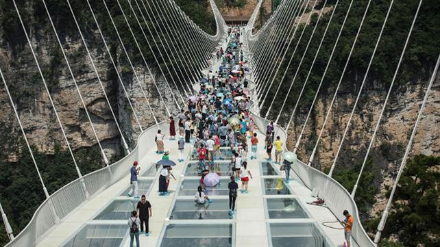 Vértigo. La pasarela de 430 metros de largo tendida sobre un cañón.