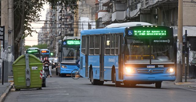 Los colectiveros de Rosario levantarían el paro este mismo viernes.&nbsp;