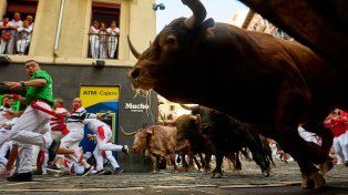 Una ínfima minoría de mujeres corre con los toros en San Fermín