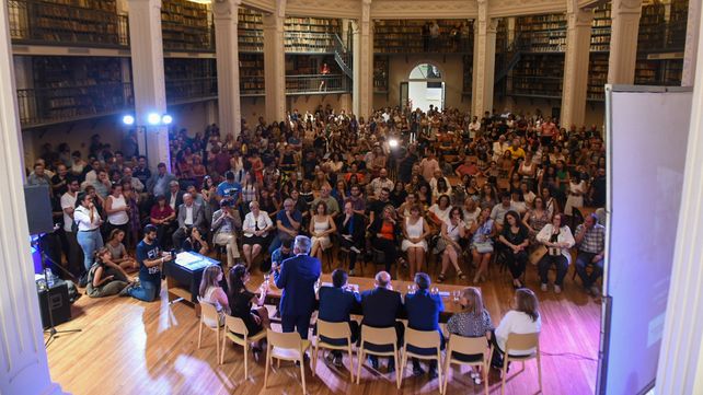 Perotti prometió acortar el cronograma de pago de los trabajadores estatales