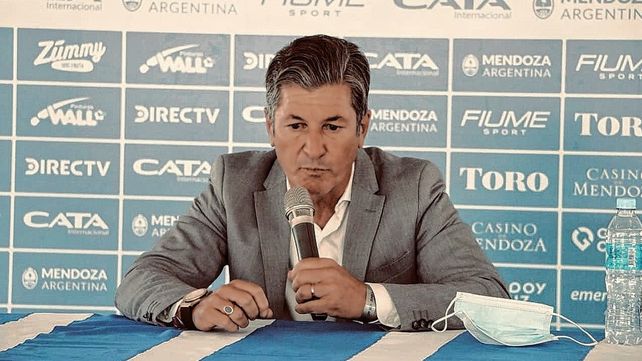 Mario Sciacqua dejó de ser el técnico de Sarmiento.