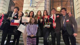 Los alumnos de 3º, 4º y 5º año del colegio Sagrado Corazón que fueron premiados en el Modelo Nacional de Naciones Unidas celebrado en el Congreso de la Nación.
