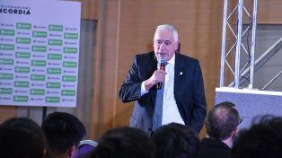 En el marco de la Feria Provincial del Libro, que se realiza en Concordia, se presentó este jueves “¿Una familia para quién? Reflexiones acerca de la adopción