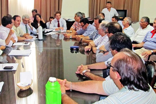 Los municipales definen si aceptan conciliación obligatoria