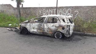 Los quemacoches atacaron en barrio Candioti Norte