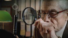 El protagonista total de la película es Sergio Chamy, un viudo de 73 años que asume investigar qué sucede en el interior de un asilo. El protagonista total de la película es Sergio Chamy, un viudo de 73 años que asume investigar qué sucede en el interior de un asilo.