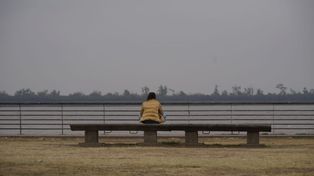 El cielo gris y brumoso, presente en la mañana rosarina.