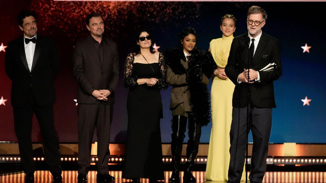 El filme “Una batalla tras otra” fue uno de los grandes ganadores en la gala de los premios Critics Choice Awards