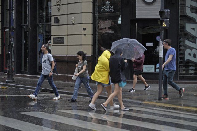 El tiempo en Rosario: lunes con tormentas y doble alerta amarillo para el martes