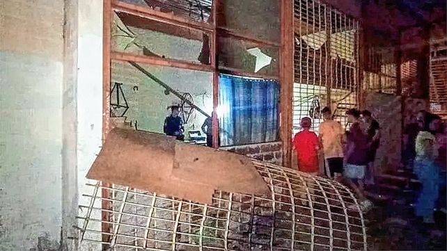 El taller de herrería terminó con serios daños tras la explosión del tacho. Foto&nbsp; Diario El Sol