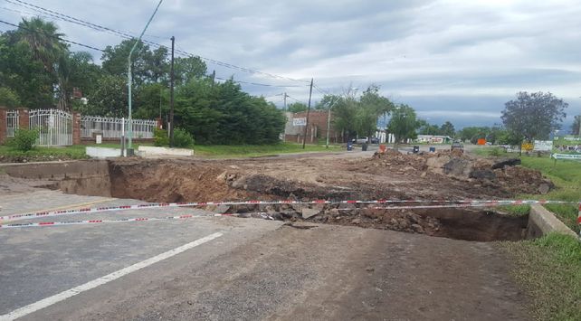Ruta 11: restringen el tránsito en San Justo tras el desmoronamiento