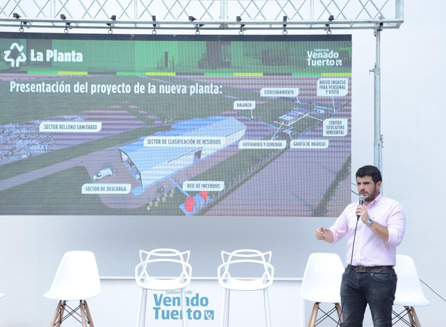 El intendente Leonel Chiarella, explicó como funcionará la nueva planta de tratamiento de residuos.