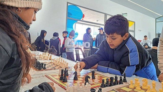 El gobierno provincial busca mudar a la escuela popular Lugar Barrial de Ajedrez de barrio Santa Rosa de Lima. El gobierno provincial busca mudar a la escuela popular Lugar Barrial de Ajedrez de barrio Santa Rosa de Lima.