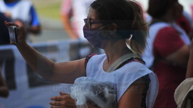 Docentes en la Carpa Blanca de Agmer.