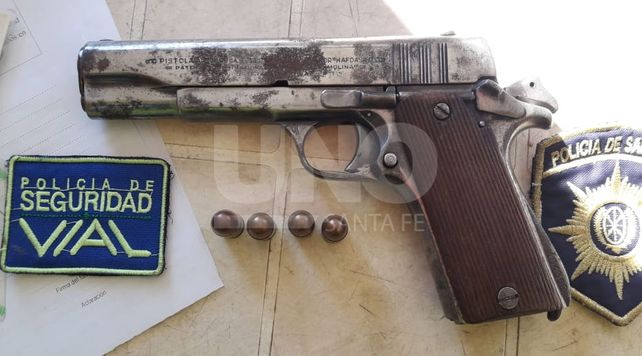 Militar retirado preso por transitar con armas de guerra sin papeles