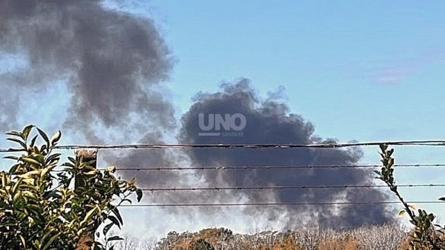 Se registró un incendio de pastizales y basura cerca de la Circunvalación Oeste.