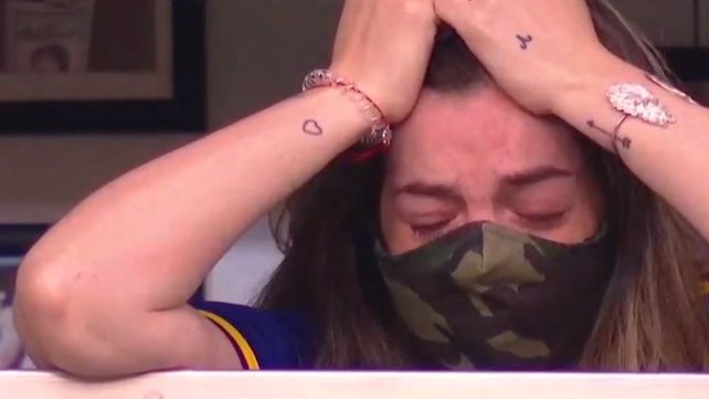 Cardona le ofrendó su gol a una muy emocionada Dalma Maradona