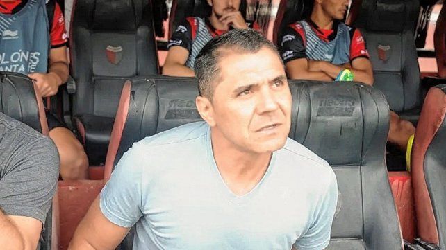El Bichi Fuertes le apuntó a la anterior dirigencia de Colón. El Bichi Fuertes le apuntó a la anterior dirigencia de Colón.