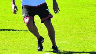 El volante Jacobo Mansilla llegado de Olimpo aporta equilibrio táctico.
