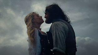 Margot Robbie y Jacob Elordi protagonizan la polémica adaptación cinematográfica de Cumbres Borrascosas