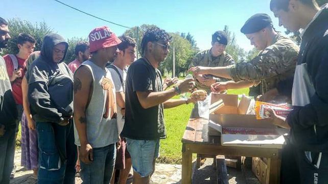 El Ejército asiste a a los fans del Indio varados en Olavarría