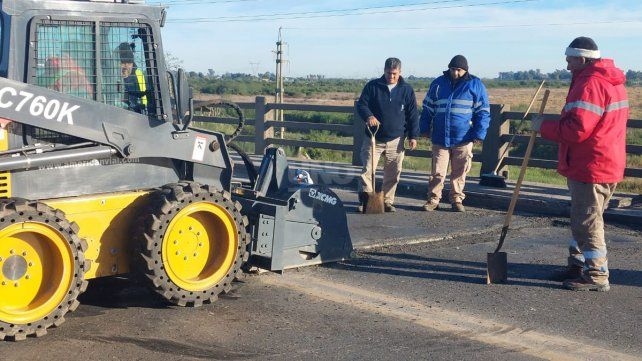 Trabajos de reparación de la grieta sobre el Puente Carretero