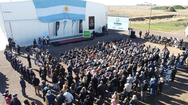Momento emblemático en Venado Tuerto. Autoridades locales y provinciales junto a la comunidad
