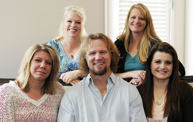 Insólito. Kody Brown posa con sus esposas en Las Vegas.