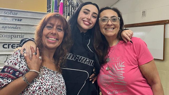 Nicki Nicole se fotografió con Gabriela Gónzalez y Mónica Gratarola