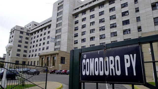 Indignantes audios de un secretario judicial insultando a un policía