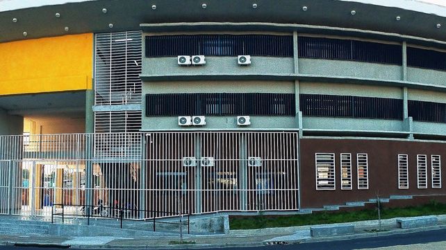 Fernández en Paraná: el operativo de seguridad y el movimiento en la escuela es incesante