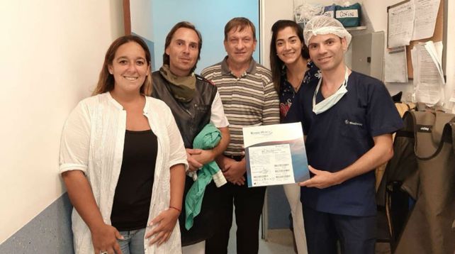 El equipo m&eacute;dico que particip&oacute; de la intervenci&oacute;n quir&uacute;rgica.