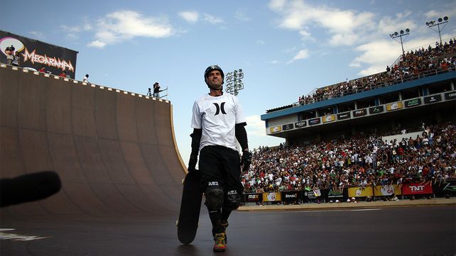 El brasile&ntilde;o deslumbr&oacute; al mundo andando en skate.&nbsp;