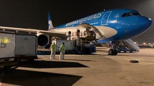 Llegó a Moscú el décimo vuelo de Aerolíneas Argentinas para traer más vacunas Sputnik V