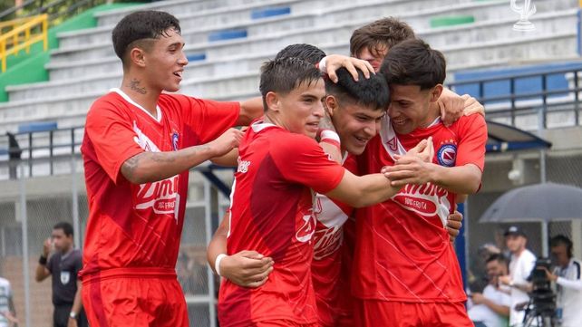 En el plantel sub 17 de Argentinos hay dos jugadores a los que le dicen Negro
