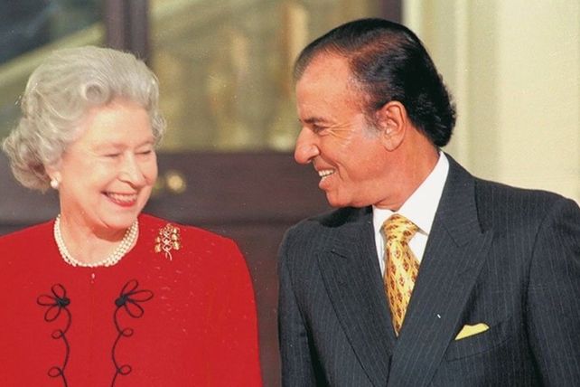 Menem y la reina. Recuerdos de una simpatía convertida en sumisión.