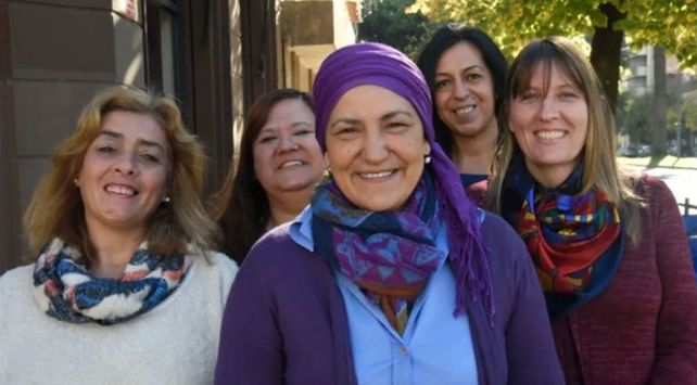 Las compañeras de trabajo de Laura son un gran sostén. Entre todas siempre encuentran la excusa para seguir adelante. Sebastián Suárez Meccia// La Capital